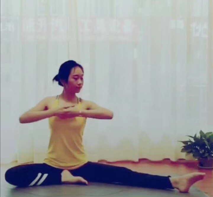 静静子的第一张照片--百色相亲服务中心