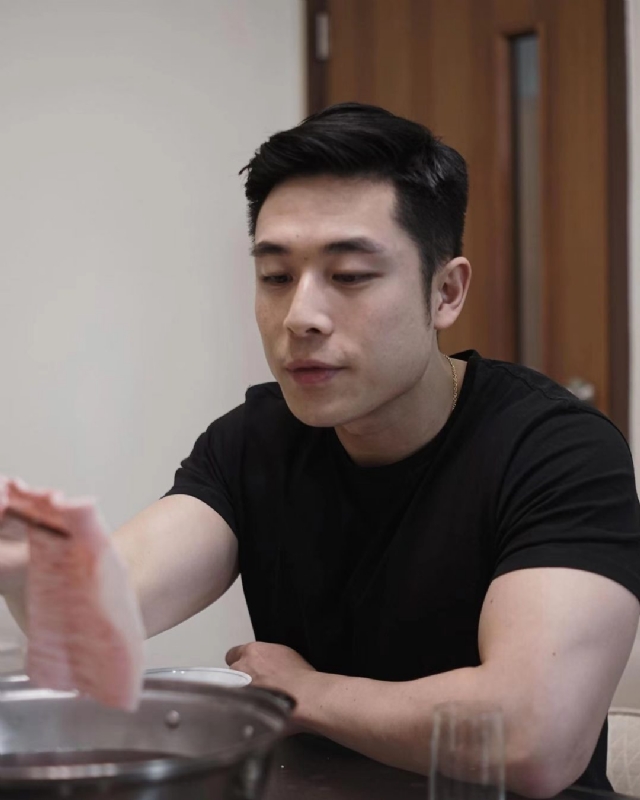 李浩泓的第一张照片--百色相亲服务中心