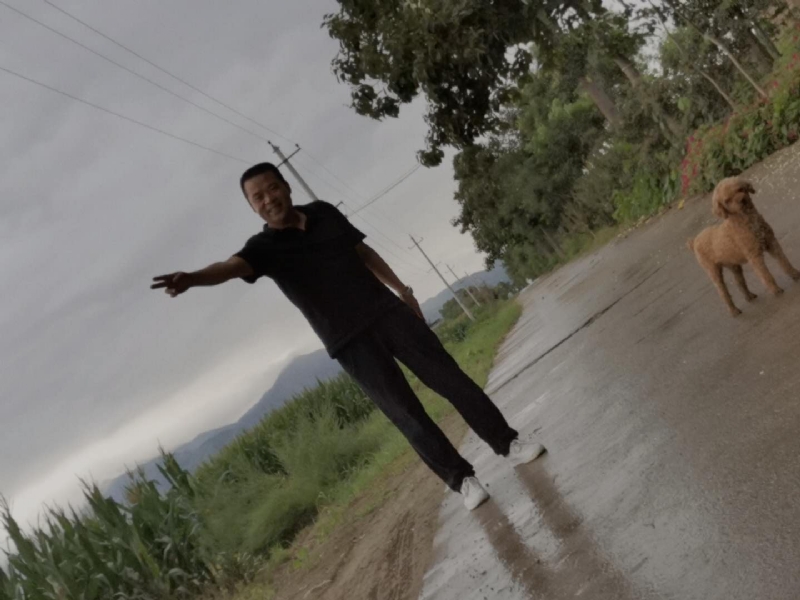 每天的温暖的第一张照片--百色相亲服务中心