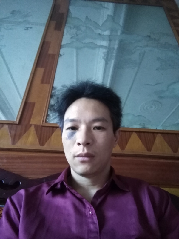 风中落叶的第一张照片--百色相亲服务中心