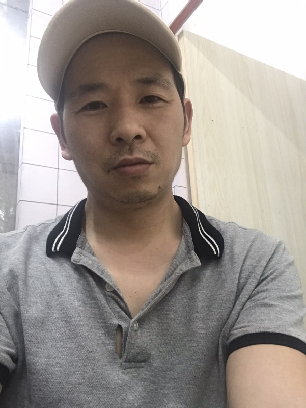 老何的第一张照片--百色相亲服务中心