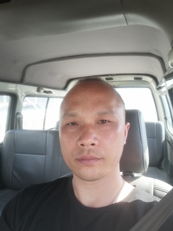 新旺丁的第一张照片--百色相亲服务中心