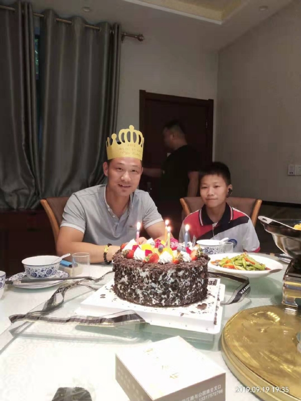 孤独的狼的第一张照片--百色相亲服务中心