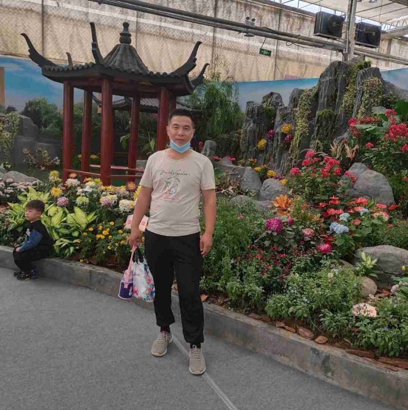 受伤的痴情男的第一张照片--百色相亲服务中心