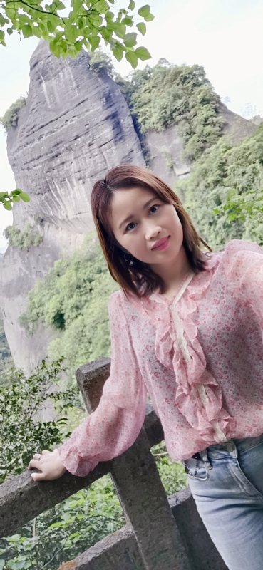 花开半夏的第二张照片--百色相亲服务中心