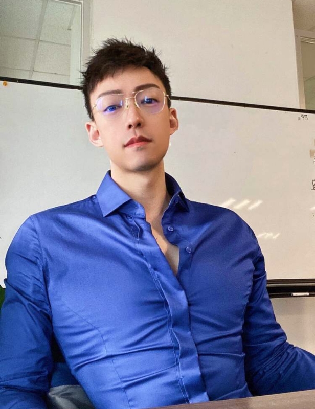 黎明的梦的第一张照片--百色相亲服务中心