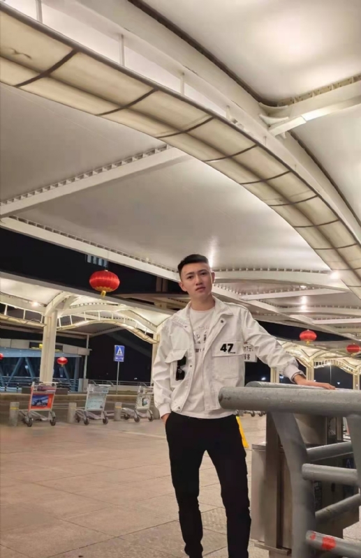 猕猴的第一张照片--百色相亲服务中心