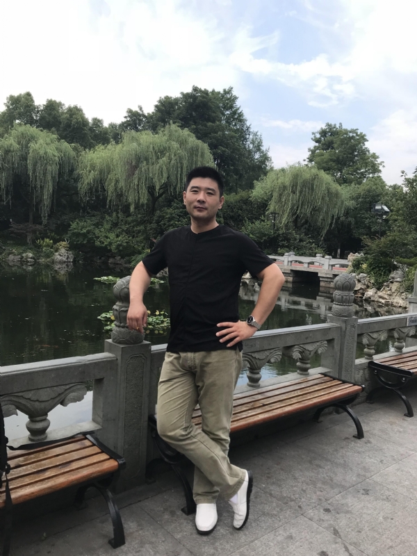 未来可期的第一张照片--百色相亲服务中心