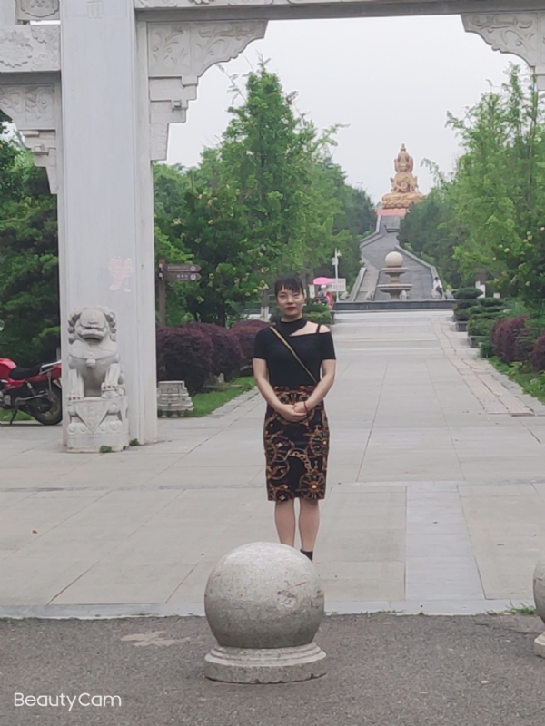 魏沐阳子的第三张照片--百色相亲服务中心