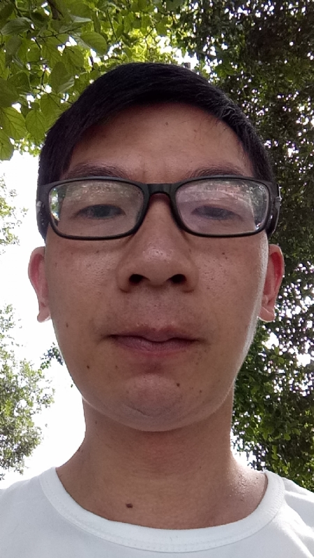 奋斗的第一张照片--百色相亲服务中心