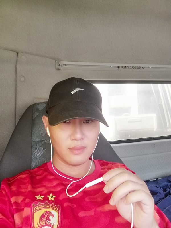 B大叔的第二张照片--百色相亲服务中心