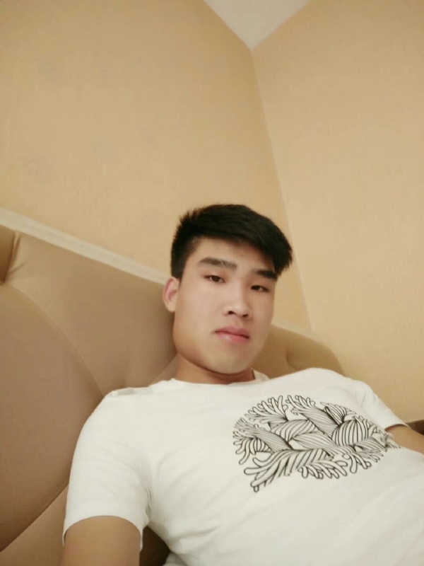 谁不曾孤单上路的第一张照片--百色相亲服务中心