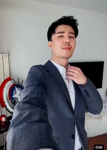 孤獨一郎的第一张照片--百色相亲服务中心