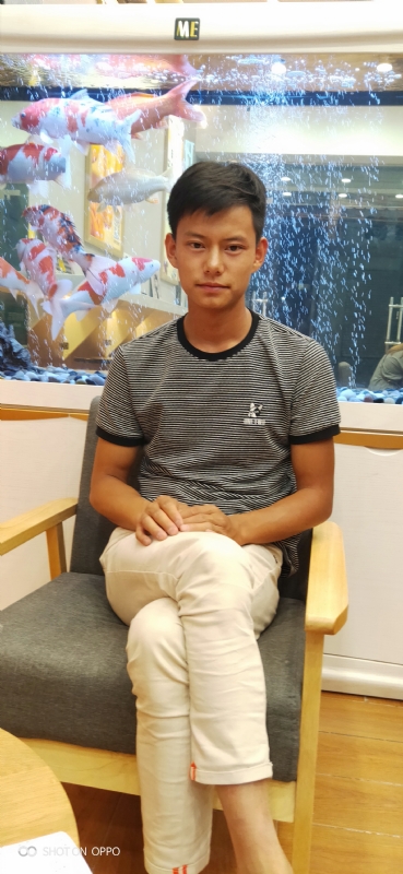 长情橙子的第一张照片--百色相亲服务中心