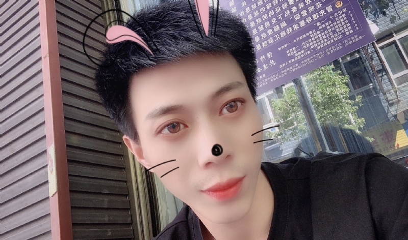 酒伴你的第一张照片--百色相亲服务中心