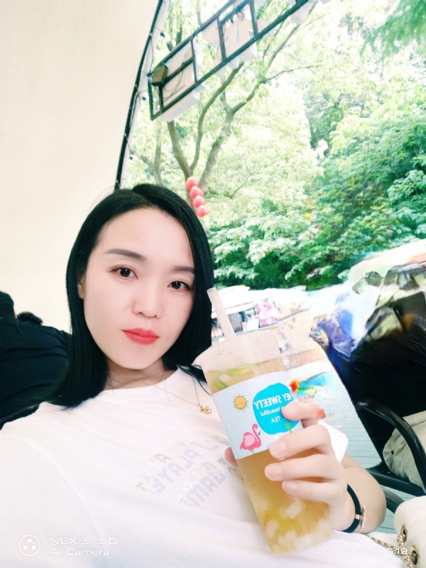 鱼鱼的第一张照片--百色相亲服务中心