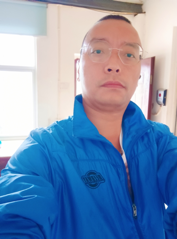 通海混混的第一张照片--百色相亲服务中心