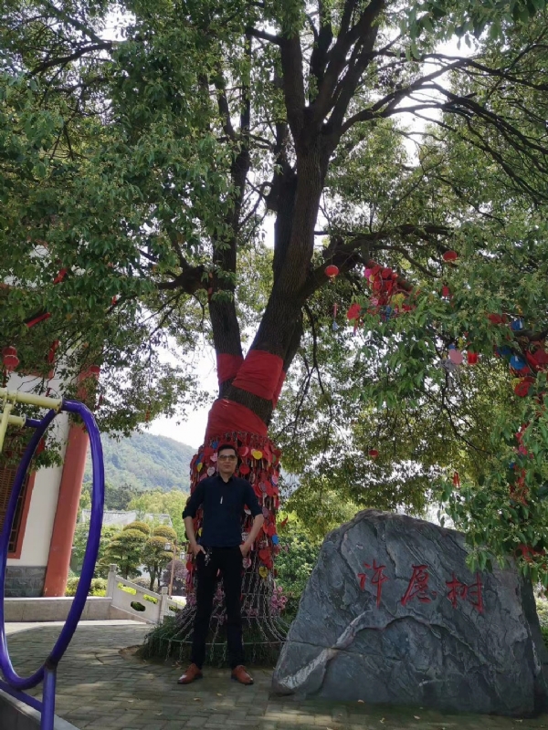 霸气的第一张照片--百色相亲服务中心