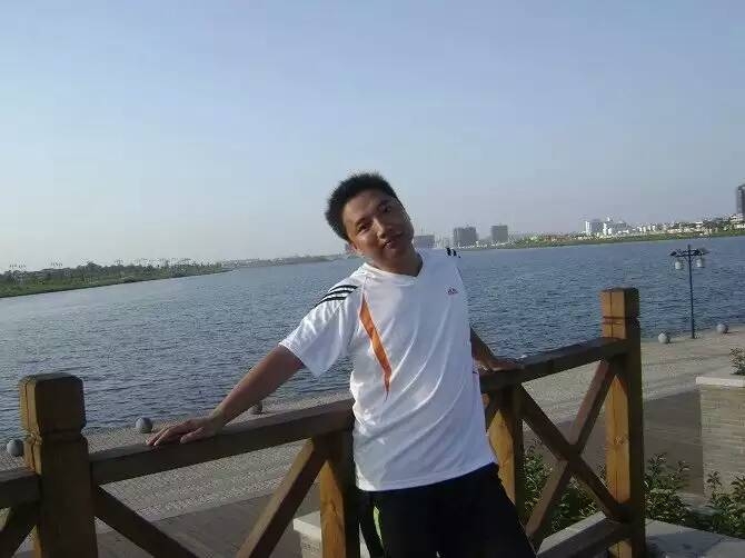 才乡痴情的第二张照片--百色相亲服务中心