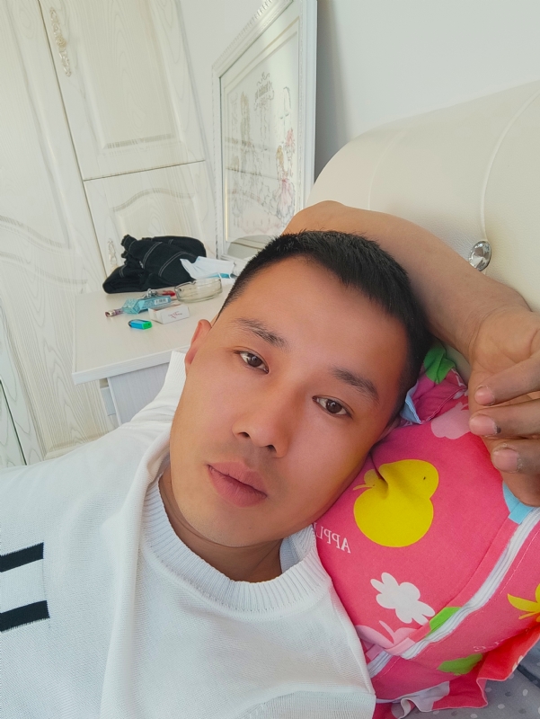 一个人的第一张照片--百色相亲服务中心