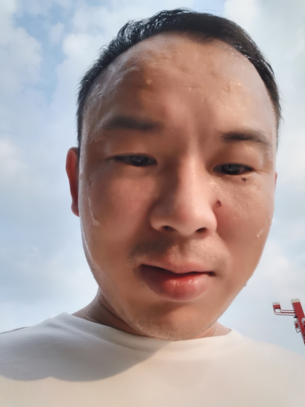 唐老鸭的第一张照片--百色相亲服务中心