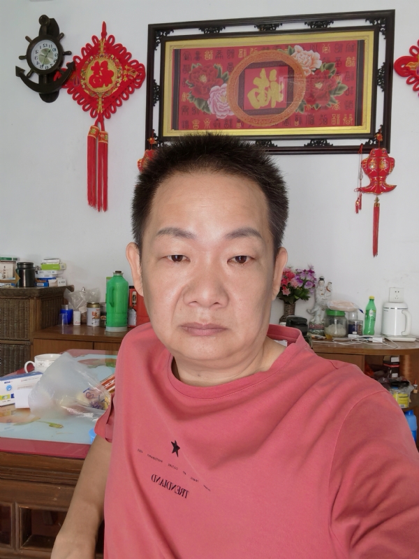 飞天的第一张照片--百色相亲服务中心