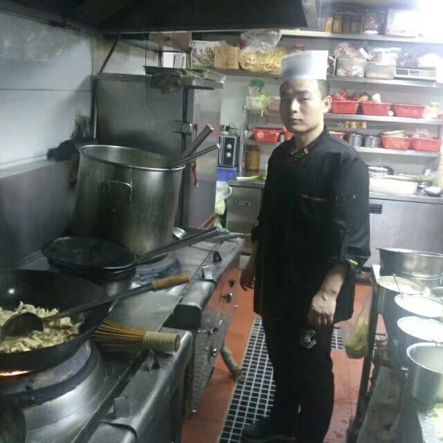 珍惜才配拥有的第一张照片--百色相亲服务中心