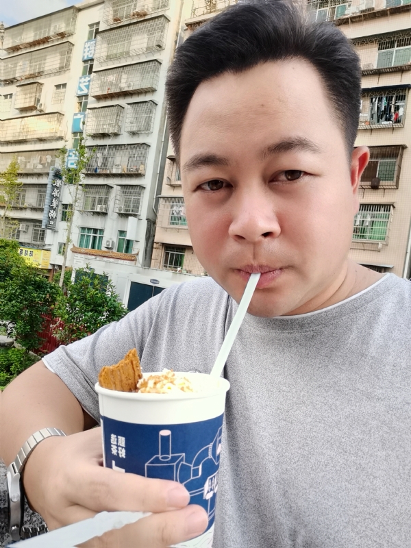 K金o的第一张照片--百色相亲服务中心