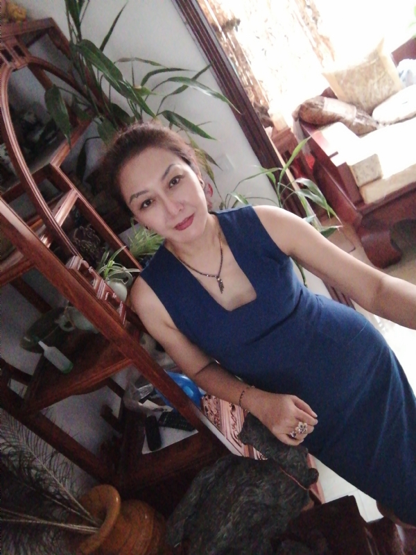 1975珠砂痣的第二张照片--百色相亲服务中心