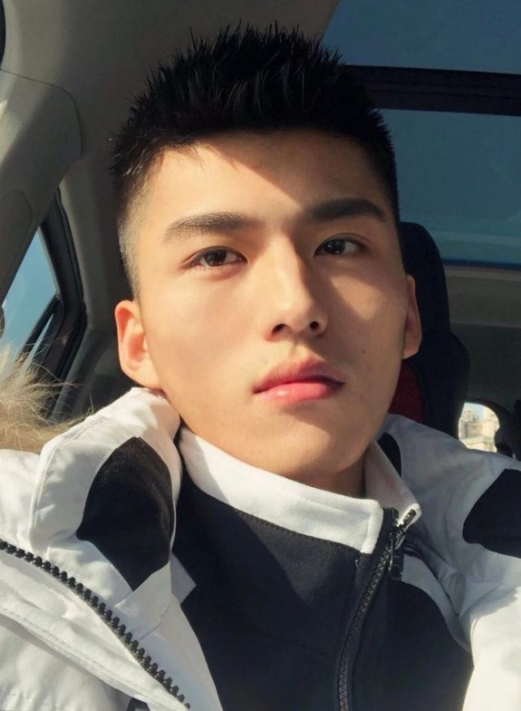 飞翔的第一张照片--百色相亲服务中心