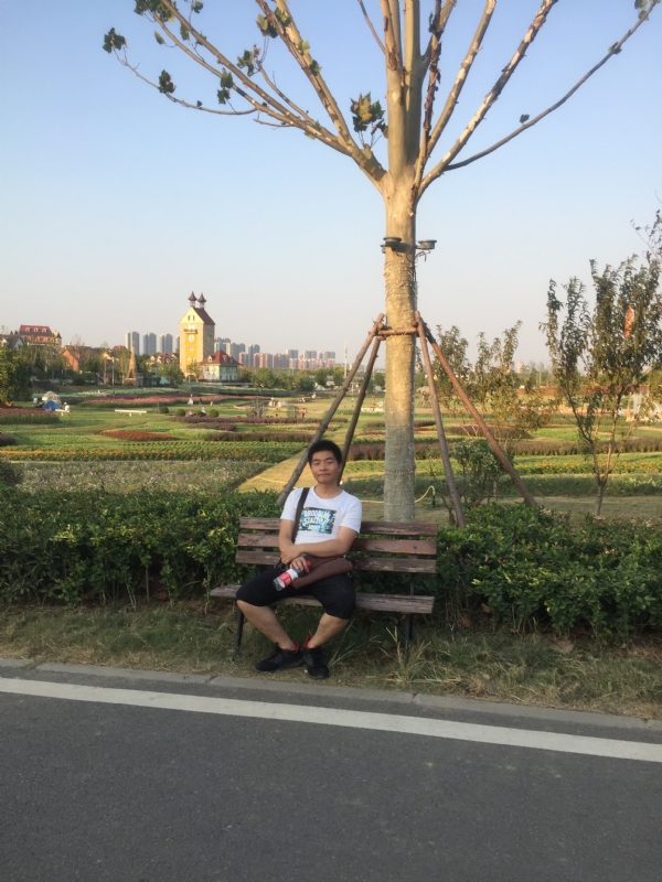 大鹏的第一张照片--百色相亲服务中心