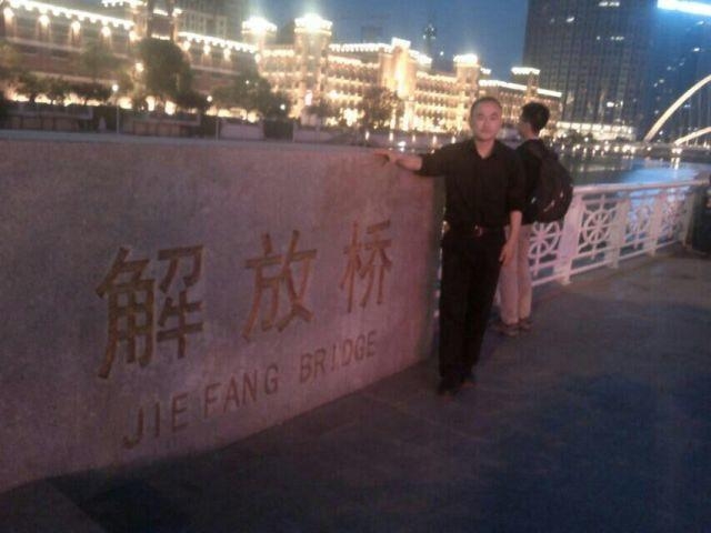 海阔天空的第一张照片--百色相亲服务中心