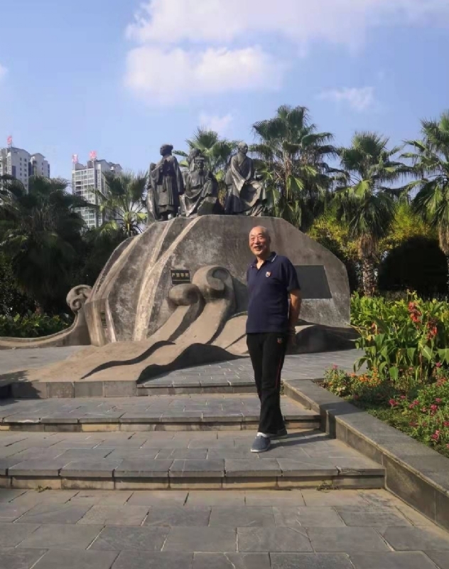 笨笨男的第一张照片--百色相亲服务中心