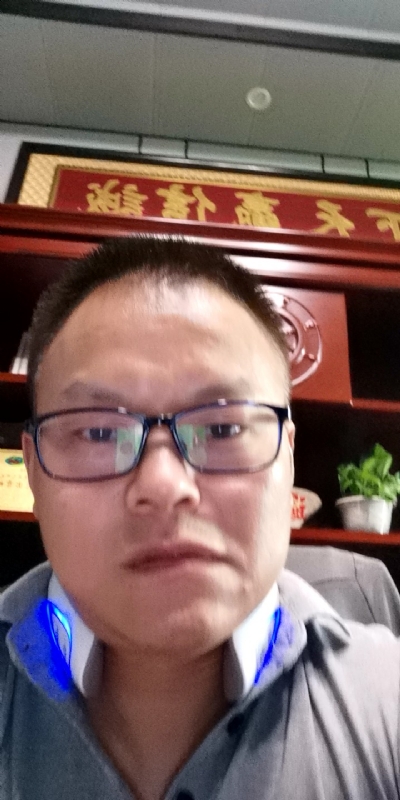 模具工匠的第一张照片--百色相亲服务中心