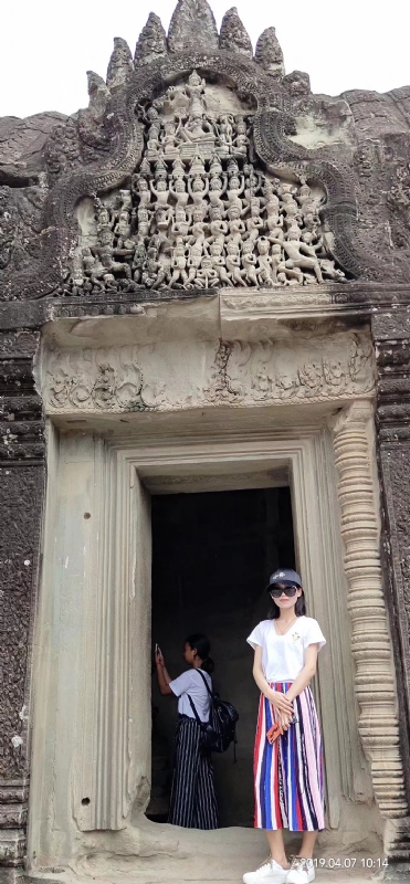 桃花与酒的第三张照片--百色相亲服务中心