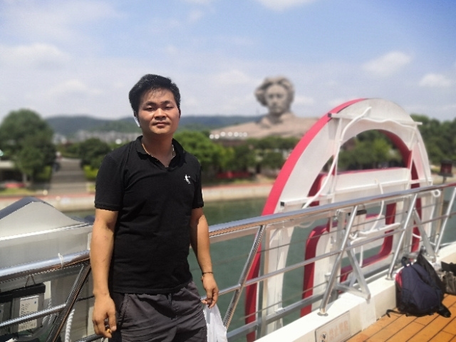 龙的传人的第一张照片--百色相亲服务中心