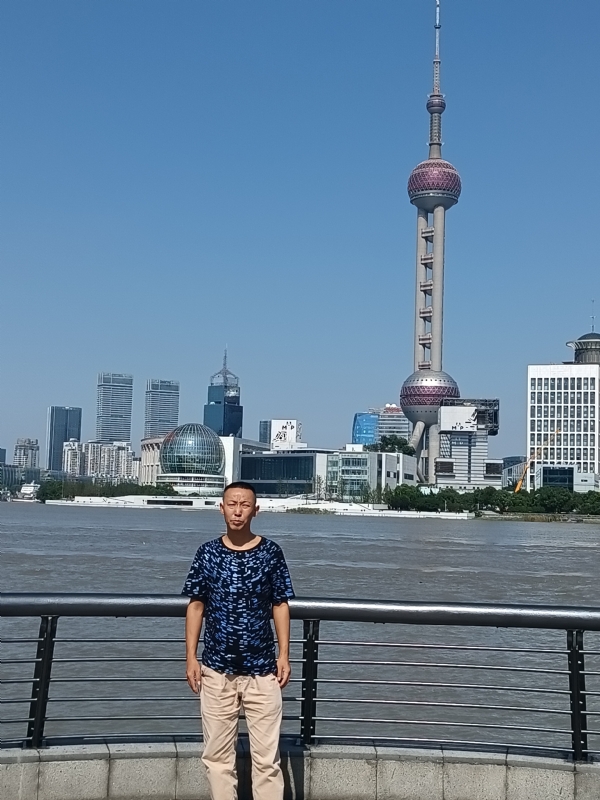 伪装浪漫的第一张照片--百色相亲服务中心