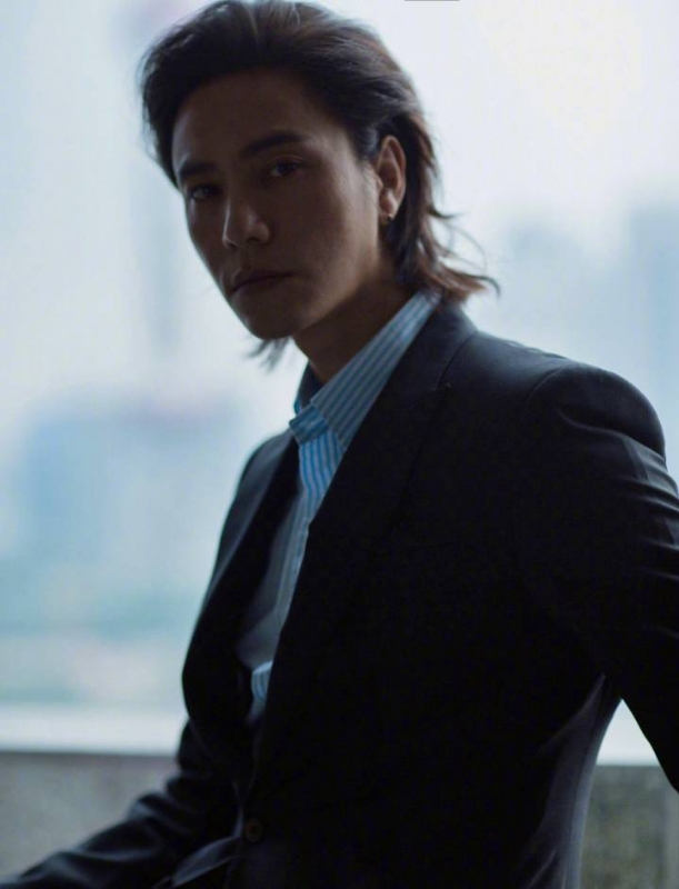 李嘉廷的第三张照片--百色相亲服务中心