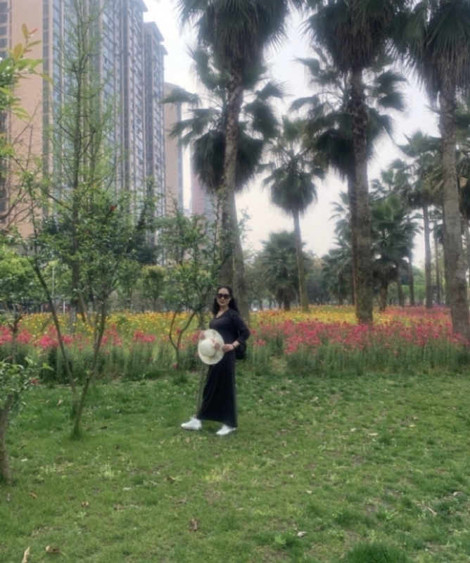 粉墨登场的第一张照片--百色相亲服务中心