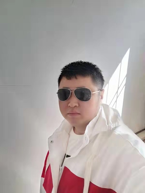 大漠叔叔的第一张照片--百色相亲服务中心