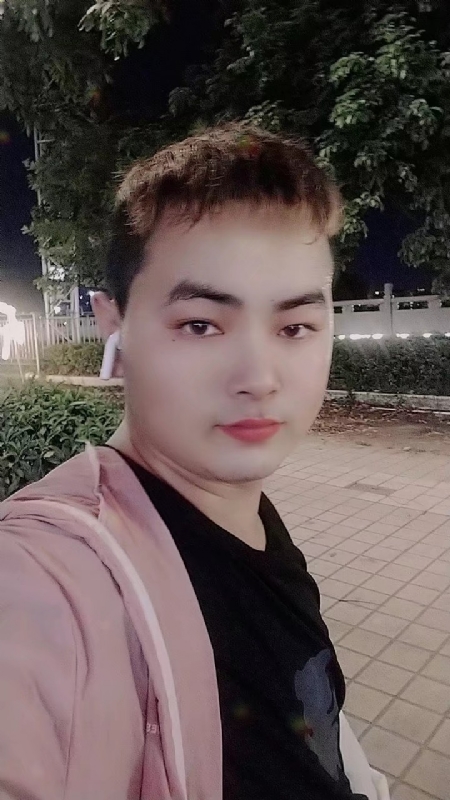 康玖伟的第一张照片--百色相亲服务中心