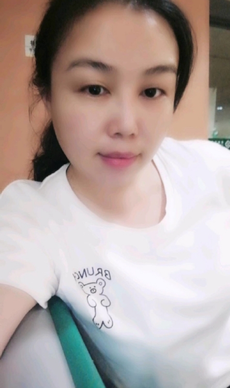 淡淡的云的第四张照片--百色相亲服务中心