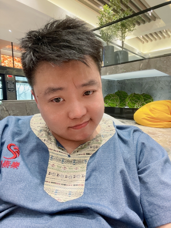 小恶魔的第二张照片--百色相亲服务中心