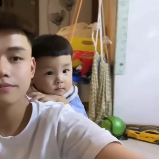 嘻嘻嘻的第一张照片--百色相亲服务中心