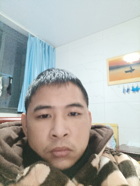 寂寞的第二张照片--百色相亲服务中心