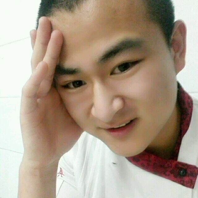 人潮拥挤的第一张照片--百色相亲服务中心