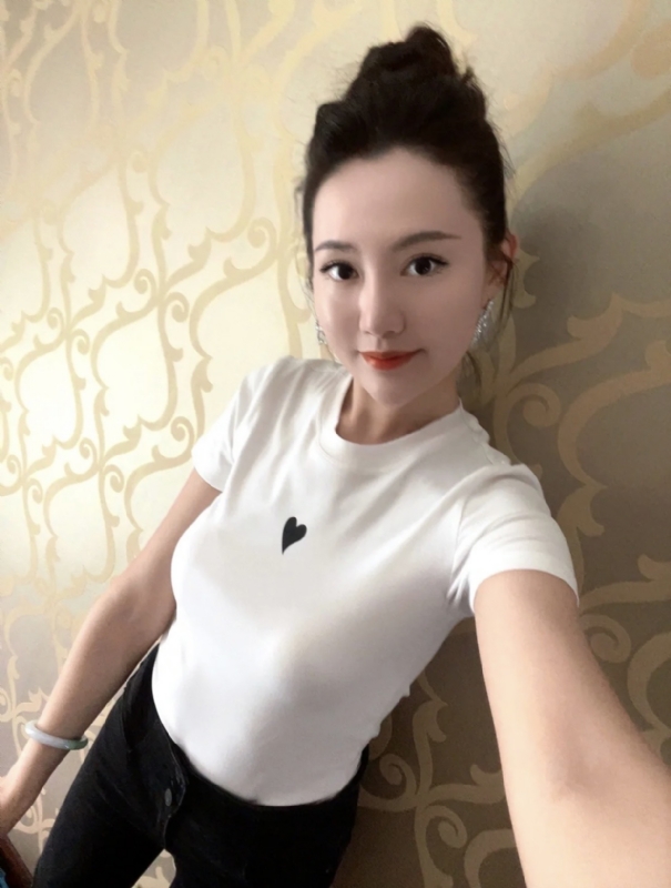 雨熙的第一张照片--百色相亲服务中心