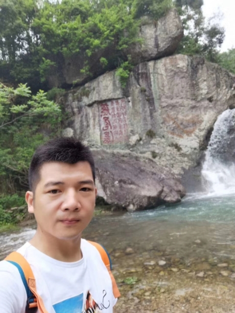 愿得一人心的第一张照片--百色相亲服务中心