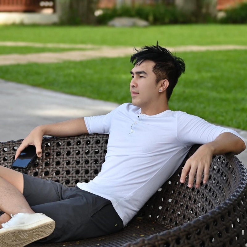 老曾的第一张照片--百色相亲服务中心