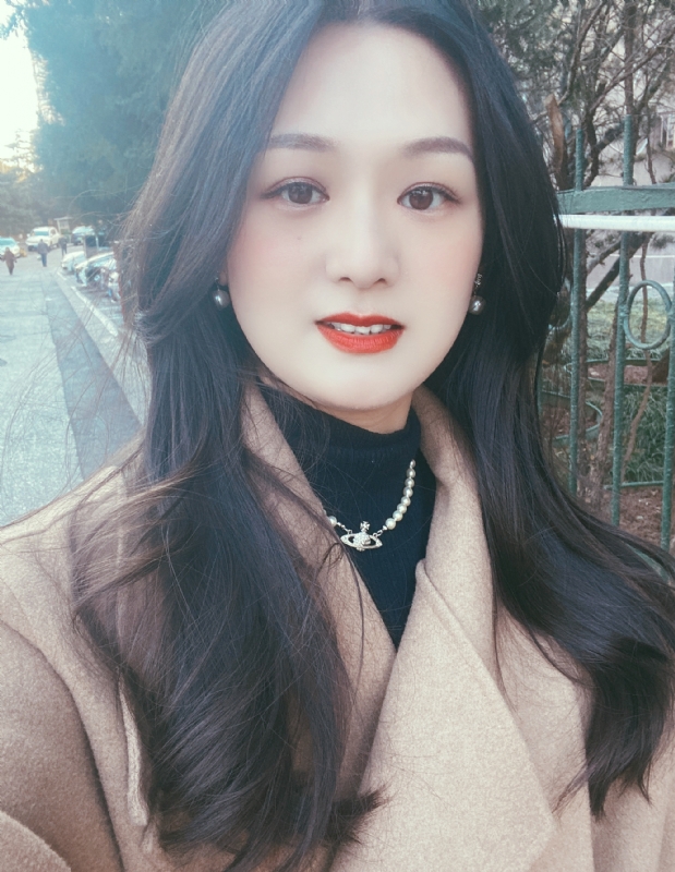 盧盈穎的第一张照片--百色相亲服务中心